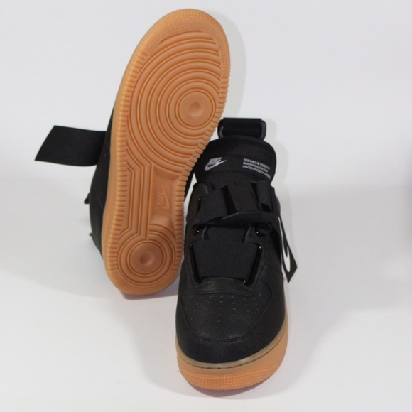 Nike Air Force 1 Utility Casual Shoe - Picture 6 of 7